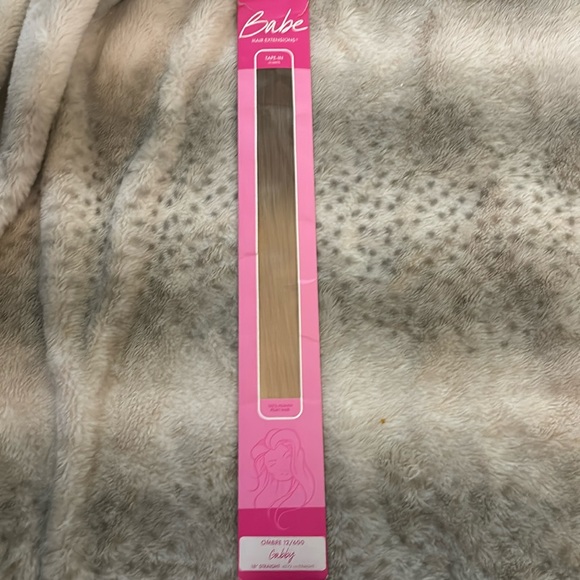 BNIB Babe tape in seamless hair extensions - Picture 1 of 6